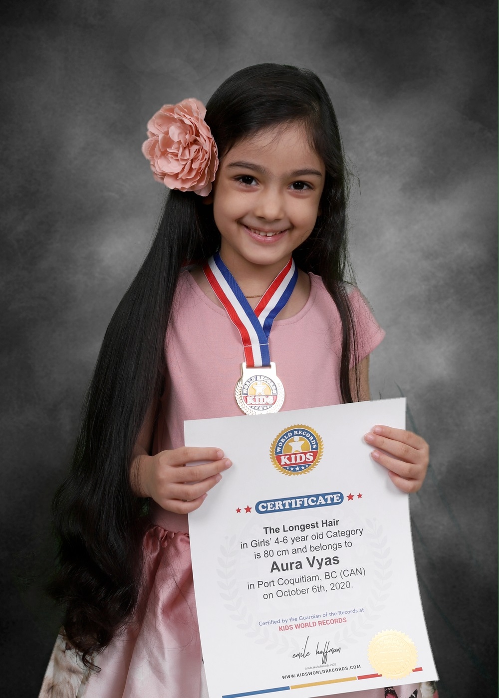 4-year-old Aura Vyas sets world record with her long hair - Indo-Canadian  Voice