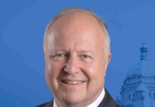 Eby slams Rustad for refusing to kick out Surrey South candidate Brent Chapman