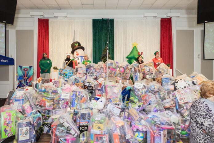 1a Toys piling up
