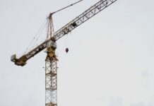 3 teens arrested after climbing tower crane in Port Moody