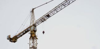 3 teens arrested after climbing tower crane in Port Moody