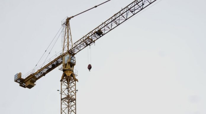 3 teens arrested after climbing tower crane in Port Moody