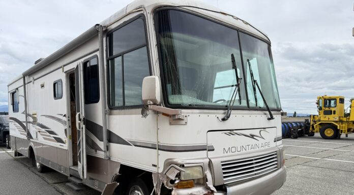 Motorhome enters active runway at Abbotsford Airport